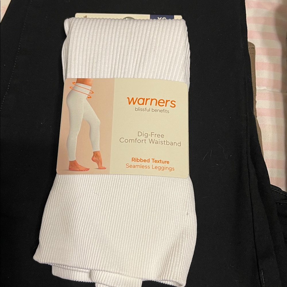 NWT - Warner's White Ribbed Seamless Leggings